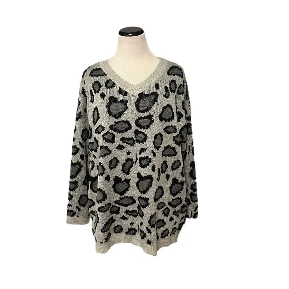 New! She + Sky Gray V-Neck Leopard Sweater Sz 1X